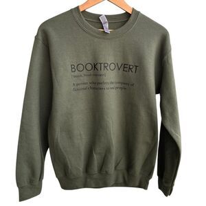 NWT Booktrovert Graphic Crewneck Sweatshirt Olive Green Gildan Heavy Blend Small